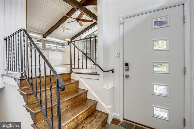 Building Photo - 5511 Huntington Pkwy