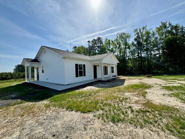 Building Photo - Brand New Spacious 3 Bedroom, 2 Bathroom H...