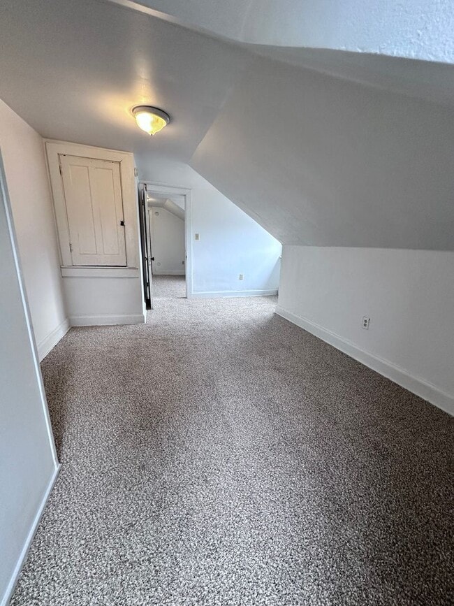 Building Photo - 2712 Woodlawn St