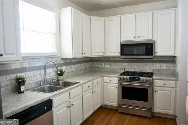 Building Photo - 85 Hammock Pl SE