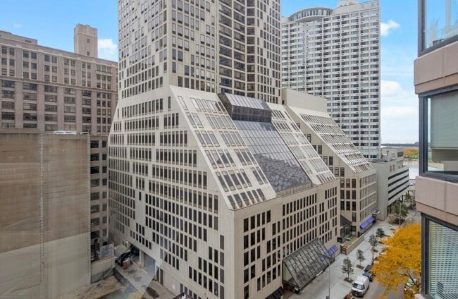 Building Photo - 401 E Ontario St