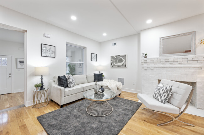 Building Photo - 1135 S 61st St