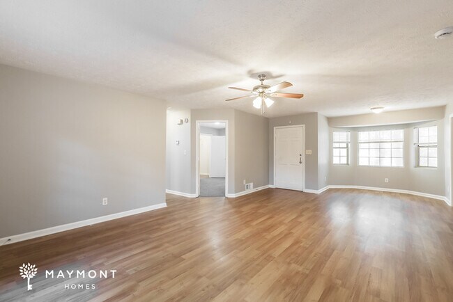 Building Photo - 445 Meadowbrook Dr