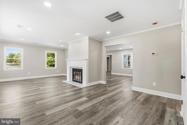 Building Photo - 2608 Holly Dr