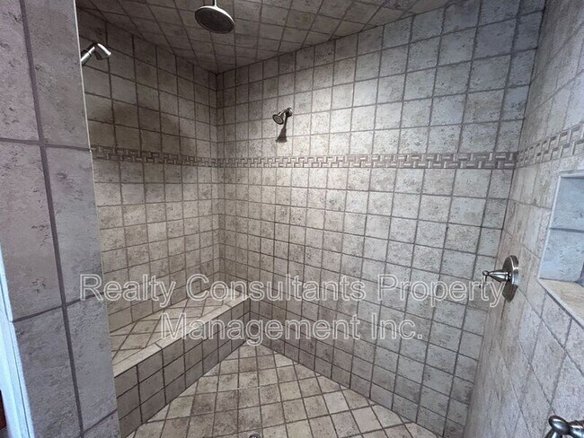 Building Photo - 4540 Pebble Lake Dr