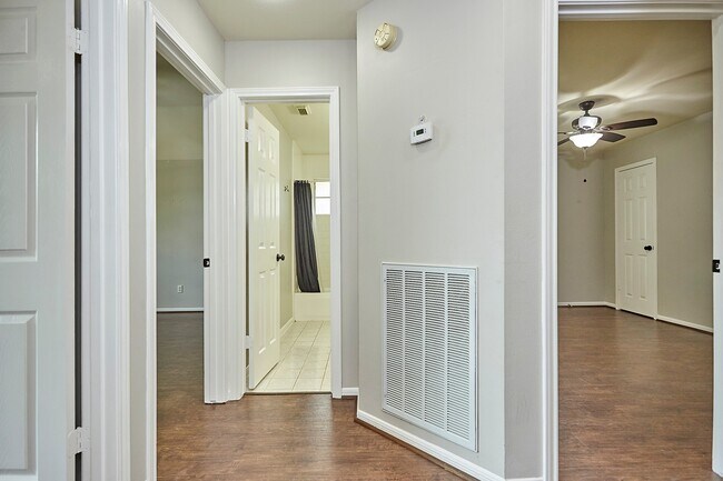 Building Photo - 6734 Wildacre Dr