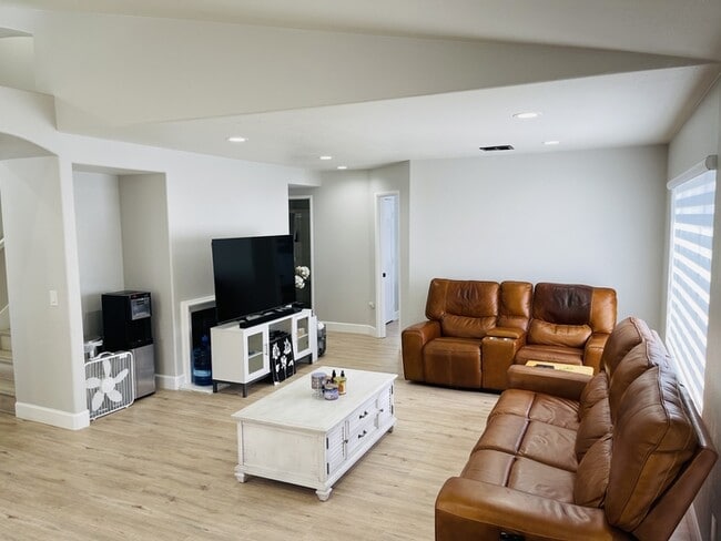 Building Photo - 28635 Sand Island Way