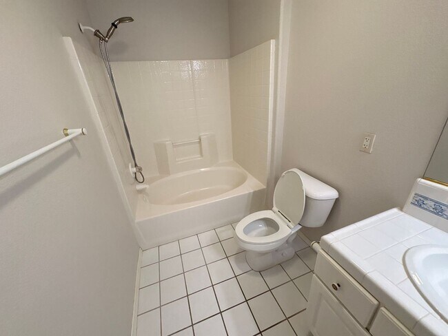 Building Photo - Beautiful 3 Bedroom Home in a Gated Community