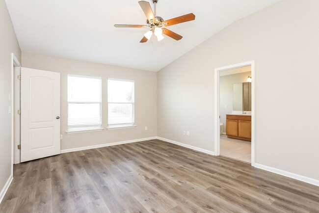 Building Photo - 2655 Oak Haven Dr