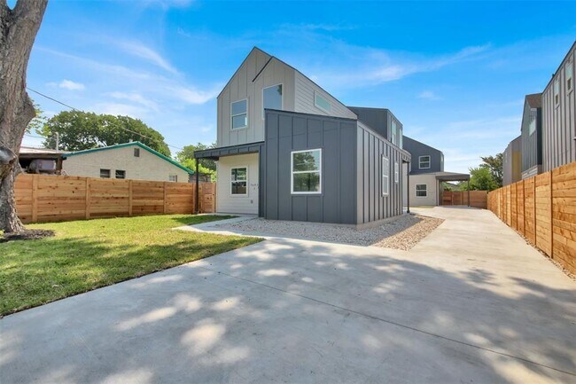 Building Photo - 7603 Carver Ave