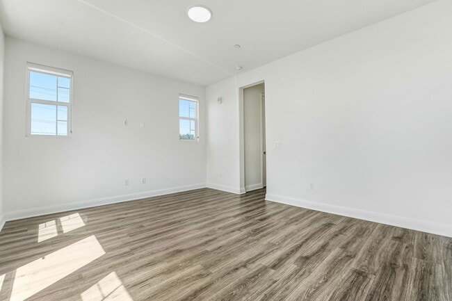 Building Photo - Sophisticated Modern Townhouse in the Hear...