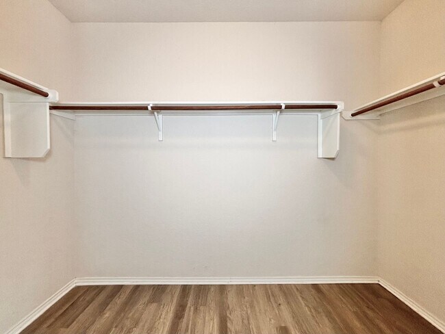 Building Photo - 3314 Candleside Dr