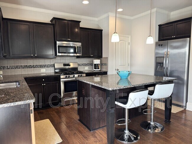 Building Photo - 6651 Rivergreen Rd