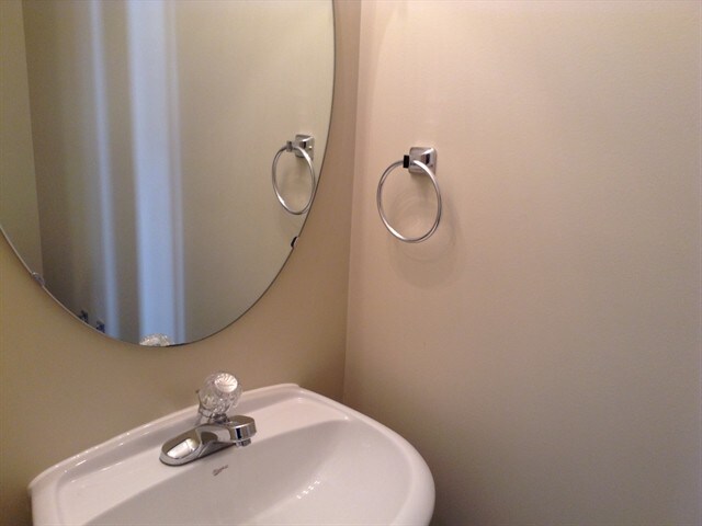 Building Photo - 118 Friar Tuck Dr