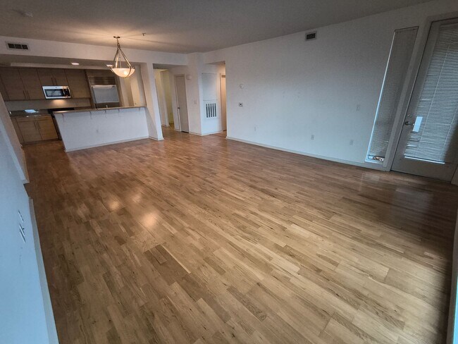 Building Photo - $500 MOVE IN SPECIAL!!! LUXURY 2 BEDROOM CONDO IN DOWNTOWN WALNUT CREEK, CA!