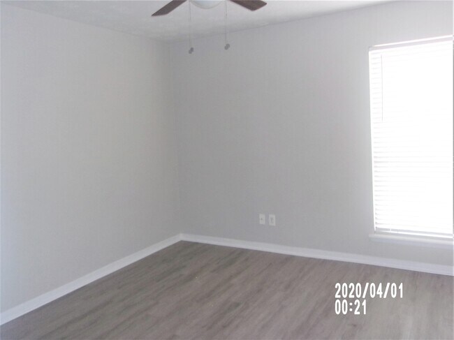 Building Photo - 2015 Cannonade Dr