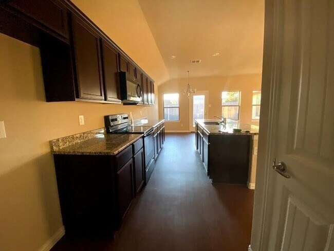 Building Photo - 2853 Mesquite Rd