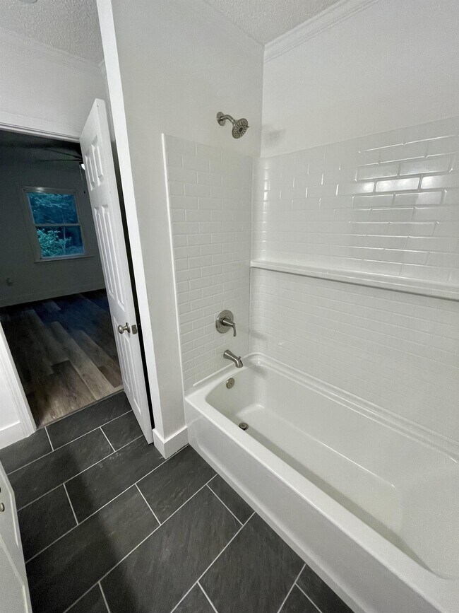 Building Photo - 51 Allen Ave