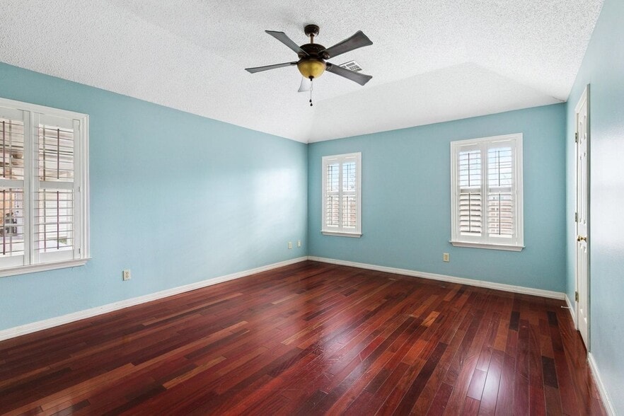 Building Photo - 308 Willowdale Blvd