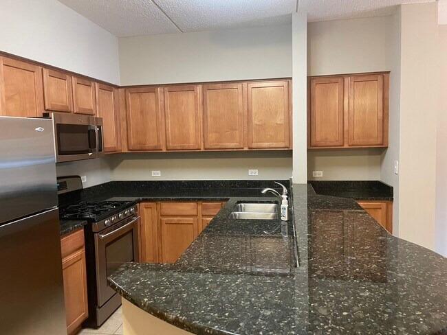 Building Photo - 3501 Wellington Ct
