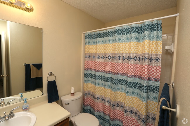 B- 2 Bedroom 2 Bath - Quail Creek Apartments