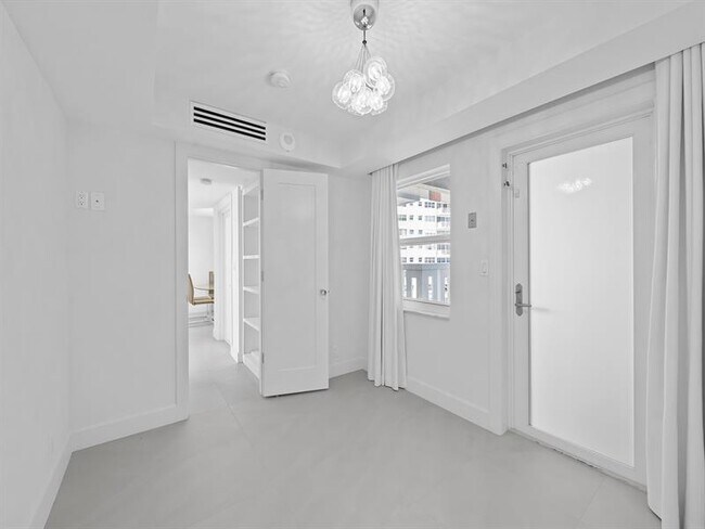 Building Photo - 2000 S Ocean Dr