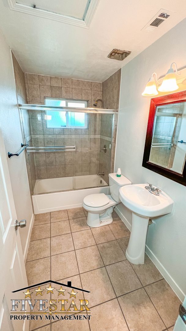 Building Photo - 3311 Camellia Dr