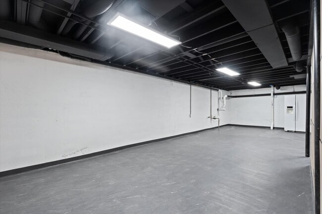 Building Photo - 709 Ann St