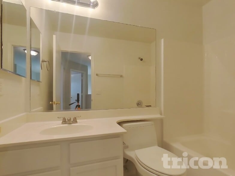 Building Photo - 11391 W Pima St