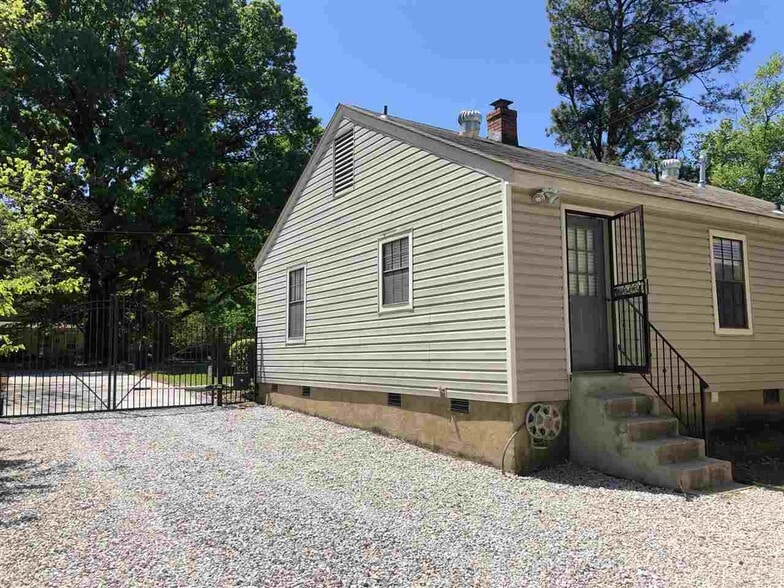 Building Photo - 3522 Stuart Rd