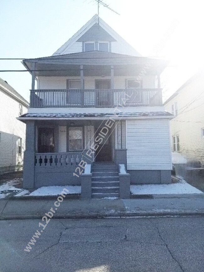Building Photo - 2-Bedroom Home Near Freeway Access