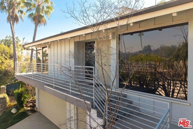 Building Photo - 1127 Angelo Dr