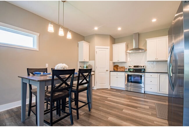 Building Photo - 10 Percy Dr