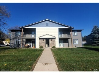 Building Photo - 2204 Hanley Rd