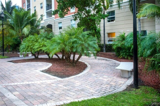 Building Photo - 17150 N Bay Rd