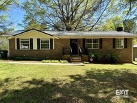 Building Photo - Welcome To This Smart 3 Bedroom, 1.5 Bath Home in Clarksville, VA!