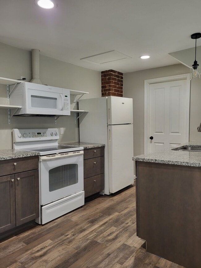 Building Photo - 1620 SW College Ave