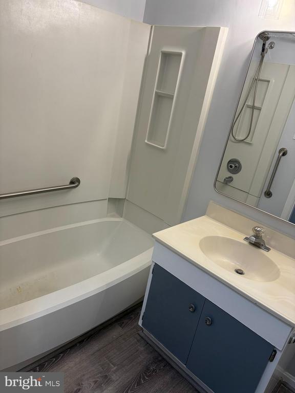 Building Photo - 424 Crisfield Dr