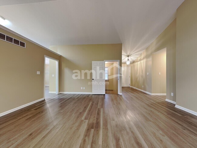 Building Photo - 510 Arlington Dr