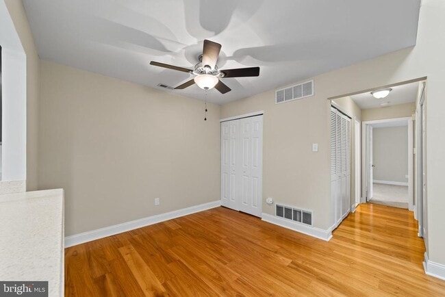 Building Photo - 722 Sedgewick Ct