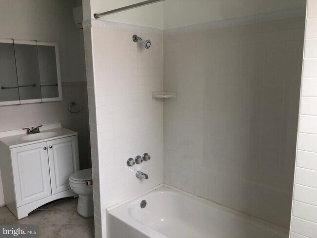 Building Photo - 753 S 22nd St