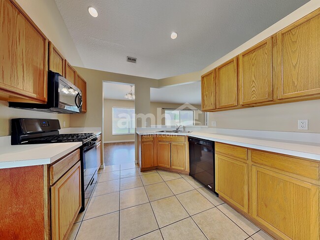 Building Photo - 29630 Morningmist Dr