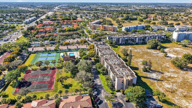 Building Photo - 5260 NW 2nd Ave