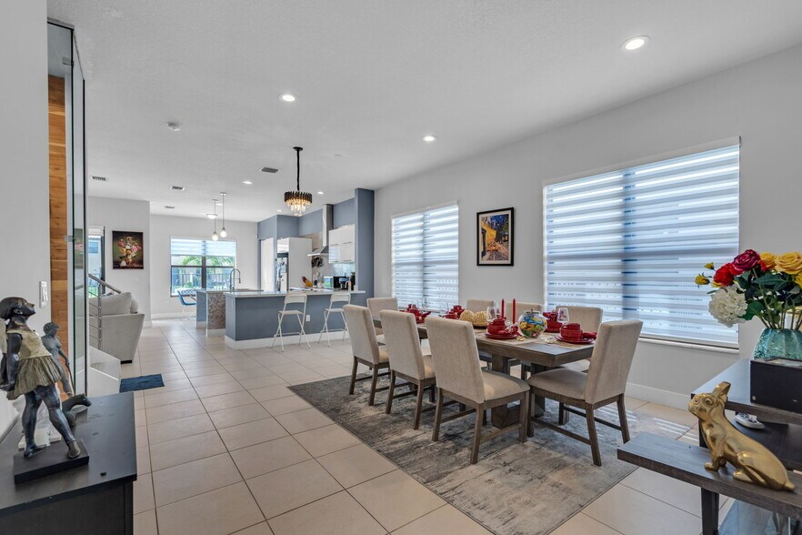 Building Photo - 3332 W 95th Ter