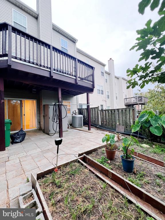 Building Photo - 6 Lazy Hollow Way