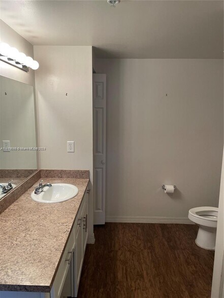 Building Photo - 160 SW 117th Ter