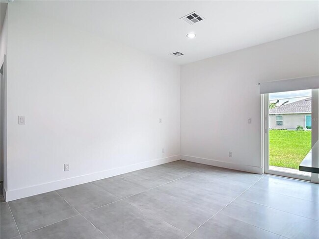 Building Photo - 407 Harbor Blvd