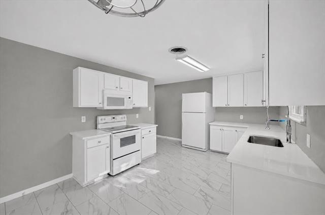 Building Photo - 7433 Vallejo Dr