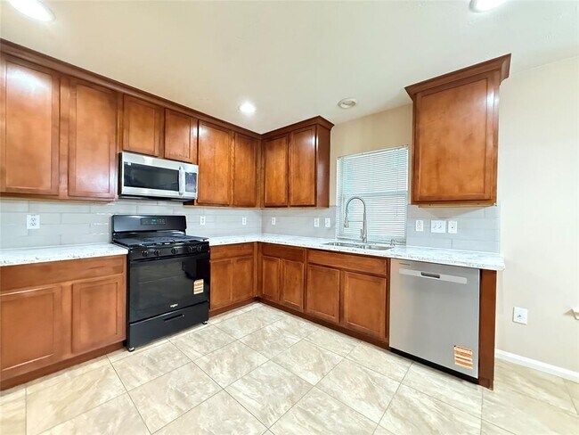 Building Photo - 12811 Mills Breeze Dr
