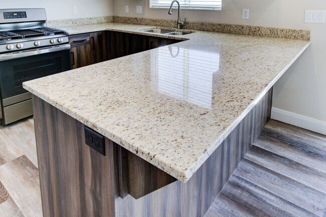 Building Photo - 668 Fiddlers Cv Dr